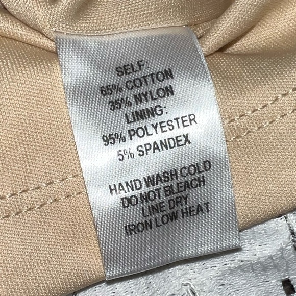 🩷 LULUS lace cream colored dress - sheer lined size medium - Picture 10 of 12